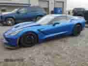 2014 Chevrolet Corvette 2LT z VIN 1G1YD2D76E5106059, wystawiony jako Copart lot #54941684 z przebiegiem 39 254 mil mil oraz Szkoda całkowita • Salvage title. Historia ofert i sprzedaży dostępna na DreamBid. Obrazek 1.