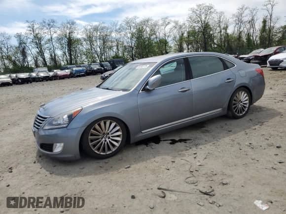 2014 Hyundai Equus Signature z VIN KMHGH4JH4EU080272, wystawiony jako Copart lot #54183775 z przebiegiem 105 897 mil mil oraz Czysty tytuł • Clean title. Historia ofert i sprzedaży dostępna na DreamBid. Obrazek 1.