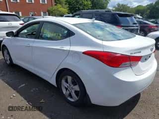 2013 Hyundai Elantra GLS с VIN 5NPDH4AE6DH425954, выставлен на аукционе IAAI как лот 43069732 с пробегом 85 239 миль миль и . История ставок и продаж доступна на DreamBid. Изображение 3.