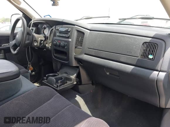 2005 Dodge 1500 SLT z VIN 1D7HA18N25S118204, wystawiony jako IAAI lot #42760499 z przebiegiem 230 432 mil mil oraz . Historia ofert i sprzedaży dostępna na DreamBid. Obrazek 5.