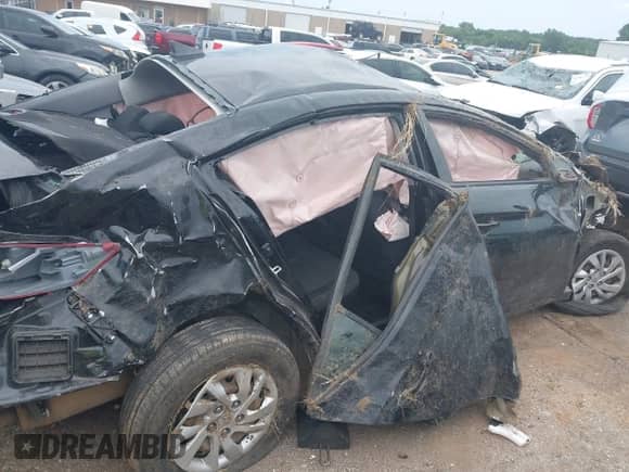 2018 Hyundai Elantra SE with VIN 5NPD74LF2JH400215, listed as a IAAI auction lot 42715268 with 82,585 mi miles and . Bid and sale history available at DreamBid. Image 14.