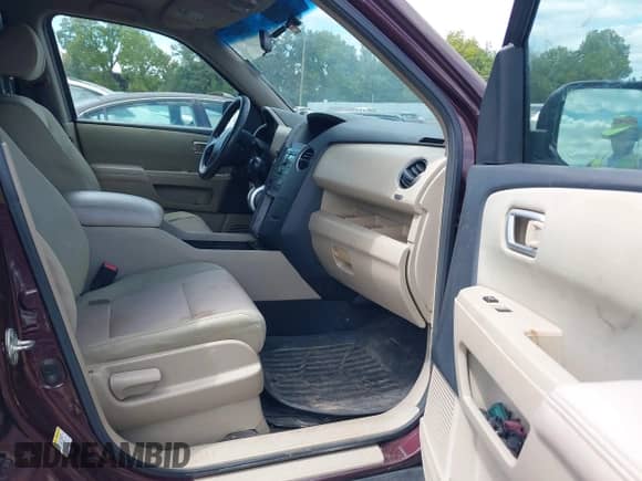 2010 Honda Pilot EX with VIN 5FNYF3H41AB002627, listed as a IAAI auction lot 43040317 with 172,545 mi miles and . Bid and sale history available at DreamBid. Image 5.