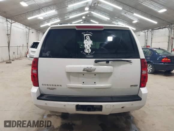 2009 Chevrolet Suburban 2LT with VIN 1GNFK26389R267808, listed as a IAAI auction lot 42860137 with 224,180 mi miles and . Bid and sale history available at DreamBid. Image 16.
