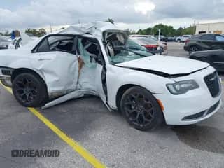 2020 Chrysler 300 Touring L с VIN 2C3CCAAG7LH128231, выставлен на аукционе IAAI как лот 40720185 с пробегом Не указан миль и . История ставок и продаж доступна на DreamBid. Изображение 1.