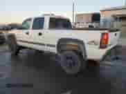 2002 Chevrolet Silverado 2500HD LS z VIN 1GCHK23G92F223123, wystawiony jako Copart lot #84289734 z przebiegiem 174 131 mil mil oraz Szkoda całkowita • Salvage title. Historia ofert i sprzedaży dostępna na DreamBid. Obrazek 2.