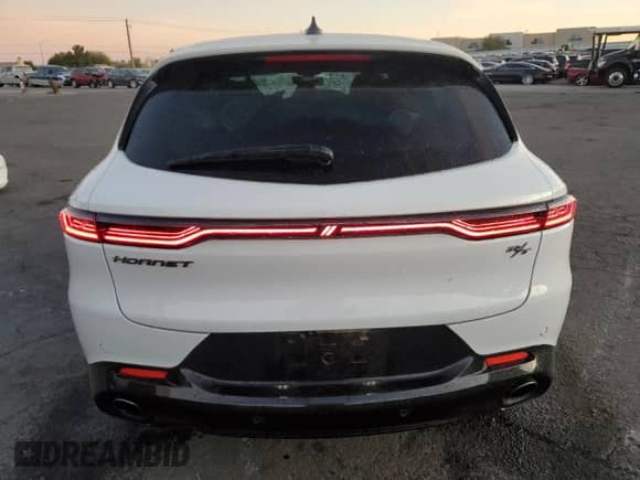 2024 Dodge Hornet R/T z VIN ZACPDFCW0R3A31723, wystawiony jako Copart lot #85723664 z przebiegiem 15 131 mil mil oraz Czysty tytuł • Clean title. Historia ofert i sprzedaży dostępna na DreamBid. Obrazek 6.