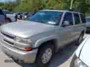 2005 Chevrolet Tahoe Z71 z VIN 1GNEK13Z85R226863, wystawiony jako IAAI lot #43359401 z przebiegiem 351 106 mil mil oraz . Historia ofert i sprzedaży dostępna na DreamBid. Obrazek 2.