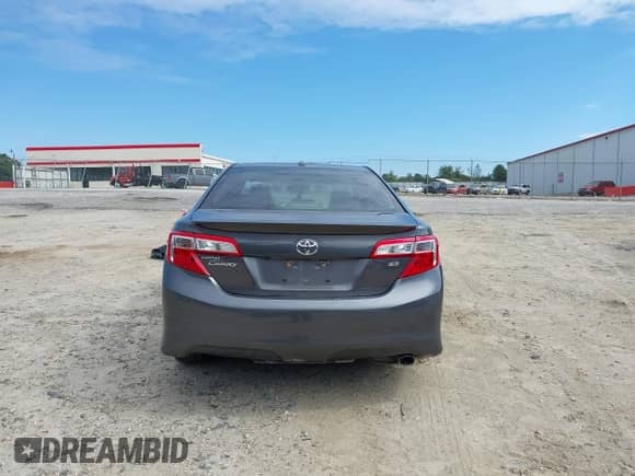 2014 Toyota Camry L z VIN 4T1BF1FK7EU792150, wystawiony jako IAAI lot #43342944 z przebiegiem 189 295 mil mil oraz . Historia ofert i sprzedaży dostępna na DreamBid. Obrazek 16.