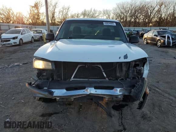 2006 Chevrolet Silverado 1500 Work Truck с VIN 3GCEC14V96G209413, выставлен на аукционе Copart как лот 43834805 с пробегом 268 185 миль миль и Списание • Salvage title. История ставок и продаж доступна на DreamBid. Изображение 5.