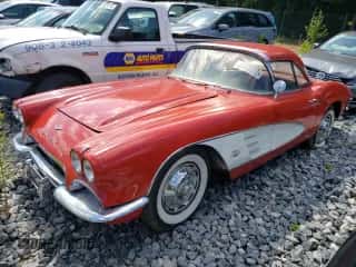 1961 Chevrolet Corvette с VIN 10867S100838, выставлен на аукционе Copart как лот 32515812 с пробегом 72 818 миль миль и Списание • Salvage title. История ставок и продаж доступна на DreamBid. Изображение 2.
