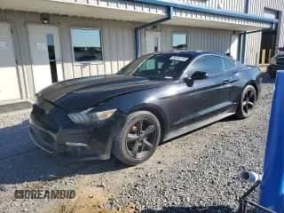 2015 Ford Mustang V6 z VIN 1FA6P8AM3F5335695, wystawiony jako Copart lot #85746155 z przebiegiem 113 095 mil mil oraz Szkoda całkowita • Salvage title. Historia ofert i sprzedaży dostępna na DreamBid. Obrazek 1.