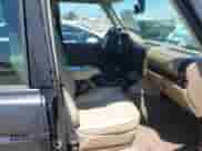 2000 Land Rover Discovery Cloth with VIN SALTY154XYA271377, listed as a IAAI auction lot 42493291 with 221,124 mi miles and . Bid and sale history available at DreamBid. Image 5.