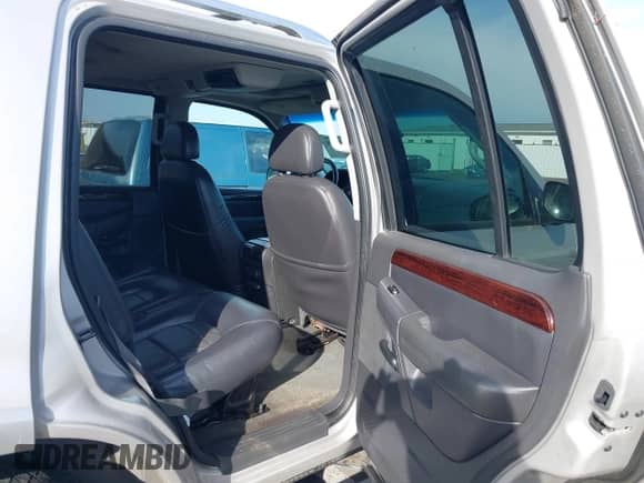 2004 Ford Explorer Limited with VIN 1FMDU75K04ZA78414, listed as a IAAI auction lot 43503058 with 294,739 mi miles and . Bid and sale history available at DreamBid. Image 8.