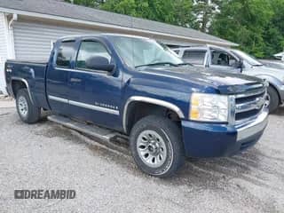 2008 Chevrolet Silverado 1500 1LT with VIN 2GCEK19C881252212, listed as a IAAI auction lot 42378355 with 139,494 mi miles and . Bid and sale history available at DreamBid. Image 1.