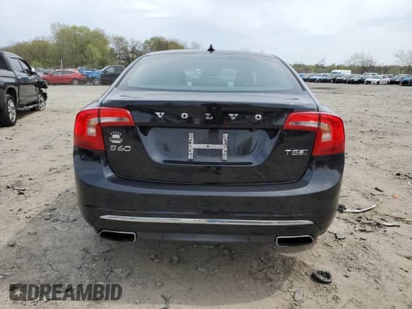 2018 Volvo S60 Inscription Platinum z VIN LYV402TM7JB156553, wystawiony jako Copart lot #53171715 z przebiegiem 67 688 mil mil oraz Szkoda całkowita • Salvage title. Historia ofert i sprzedaży dostępna na DreamBid. Obrazek 6.