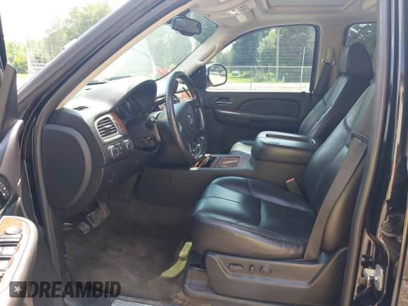 2008 Chevrolet Suburban LTZ с VIN 1GNFK16Y68R121430, выставлен на аукционе IAAI как лот 42605887 с пробегом 159 097 миль миль и . История ставок и продаж доступна на DreamBid. Изображение 5.
