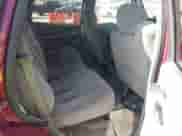 2004 Chevrolet Tahoe LS z VIN 1GNEC13V34R296957, wystawiony jako IAAI lot #42820920 z przebiegiem 214 778 mil mil oraz . Historia ofert i sprzedaży dostępna na DreamBid. Obrazek 8.