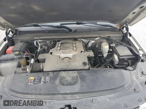 2015 Cadillac Escalade Luxury with VIN 1GYS4BKJ3FR263631, listed as a Copart auction lot 47548795 with 201,007 mi miles and Salvage title. Bid and sale history available at DreamBid. Image 13.