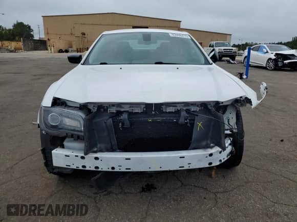 2019 Chrysler 300 Touring with VIN 2C3CCAAG2KH614184, listed as a Copart auction lot 83998415 with 81,018 mi miles and Salvage title. Bid and sale history available at DreamBid. Image 5.