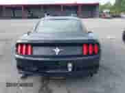 2017 Ford Mustang V6 z VIN 1FA6P8AM5H5305701, wystawiony jako IAAI lot #43093105 z przebiegiem 121 214 mil mil oraz . Historia ofert i sprzedaży dostępna na DreamBid. Obrazek 16.