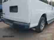 2012 Chevrolet Express Passenger LS z VIN 1GNSGBF49C1189621, wystawiony jako IAAI lot #42039283 z przebiegiem 72 271 mil mil oraz . Historia ofert i sprzedaży dostępna na DreamBid. Obrazek 6.