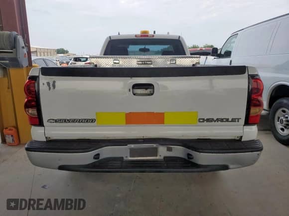 2007 Chevrolet Silverado 1500 Work Truck with VIN 1GCEC14X27Z149154, listed as a Copart auction lot 44524425 with 133,753 mi miles and Clean title. Bid and sale history available at DreamBid. Image 6.
