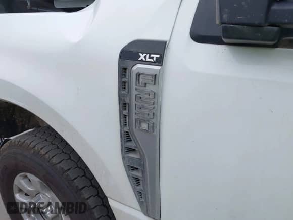 2024 Ford F-250 XL with VIN 1FT7W2BT5REC68882, listed as a IAAI auction lot 42462526 with 59,686 mi miles and . Bid and sale history available at DreamBid. Image 22.