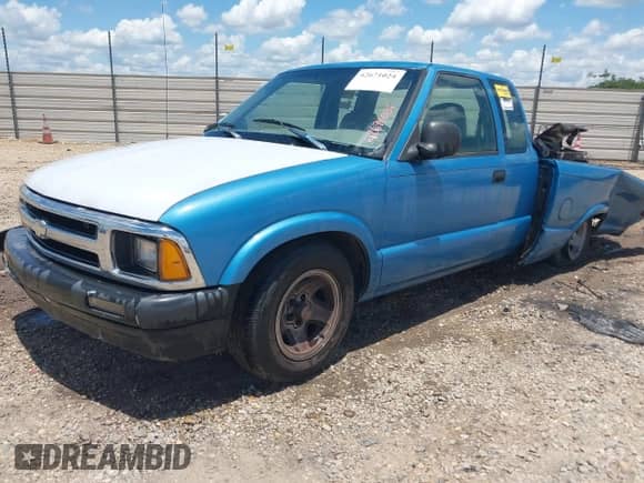 1995 Chevrolet S-10 LS с VIN 1GCCS19Z9S8262487, выставлен на аукционе IAAI как лот 42671024 с пробегом 227 670 миль миль и . История ставок и продаж доступна на DreamBid. Изображение 2.