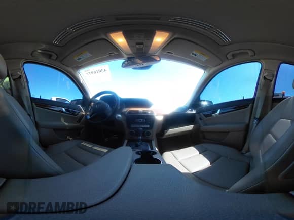 2014 Mercedes-Benz C 250 Sport с VIN WDDGF4HB3EG241520, выставлен на аукционе IAAI как лот 43016977 с пробегом 89 674 миль миль и . История ставок и продаж доступна на DreamBid. Изображение 19.