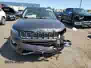 2019 Jeep Compass Limited z VIN 3C4NJDCB2KT665964, wystawiony jako Copart lot #80157785 z przebiegiem 52 458 mil mil oraz Czysty tytuł • Clean title. Historia ofert i sprzedaży dostępna na DreamBid. Obrazek 5.