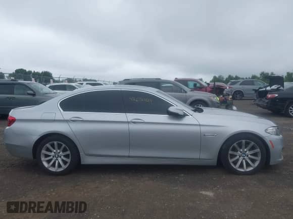 2014 BMW 5 Series 535i xDrive с VIN WBA5B3C52ED530122, выставлен на аукционе IAAI как лот 42672424 с пробегом 116 910 миль миль и . История ставок и продаж доступна на DreamBid. Изображение 14.