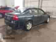 2007 Chevrolet Malibu 1LT z VIN 1G1ZT58F87F219910, wystawiony jako IAAI lot #42771047 z przebiegiem 217 731 mil mil oraz . Historia ofert i sprzedaży dostępna na DreamBid. Obrazek 4.