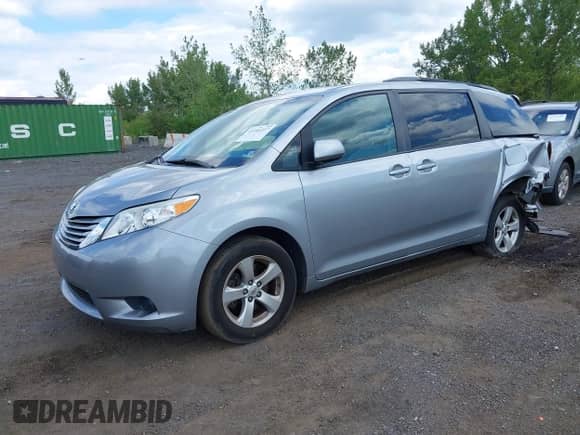2017 Toyota Sienna LE Auto Access Seat with VIN 5TDKZ3DC5HS820605, listed as a IAAI auction lot 43106577 with 143,049 mi miles and . Bid and sale history available at DreamBid. Image 17.