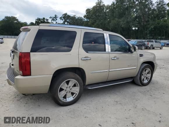 2007 Cadillac Escalade with VIN 1GYEC63827R287410, listed as a Copart auction lot 67717305 with Not provided miles and Salvage title. Bid and sale history available at DreamBid. Image 3.