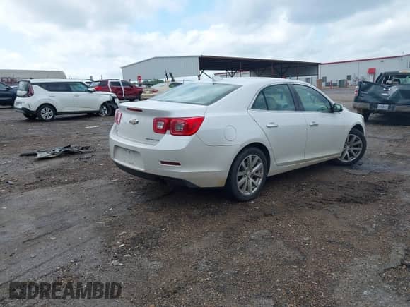 2015 Chevrolet Malibu LTZ with VIN 1G11F5SL0FF220857, listed as a IAAI auction lot 42107647 with 143,330 mi miles and . Bid and sale history available at DreamBid. Image 4.