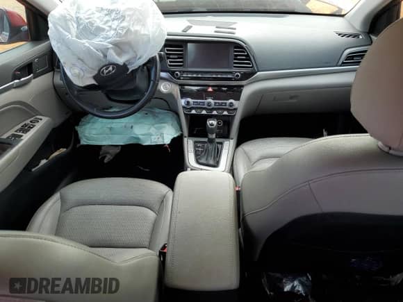 2019 Hyundai Elantra SEL с VIN KMHD84LF8KU795243, выставлен на аукционе Copart как лот 81312975 с пробегом 83 444 миль миль и Списание • Salvage title. История ставок и продаж доступна на DreamBid. Изображение 8.