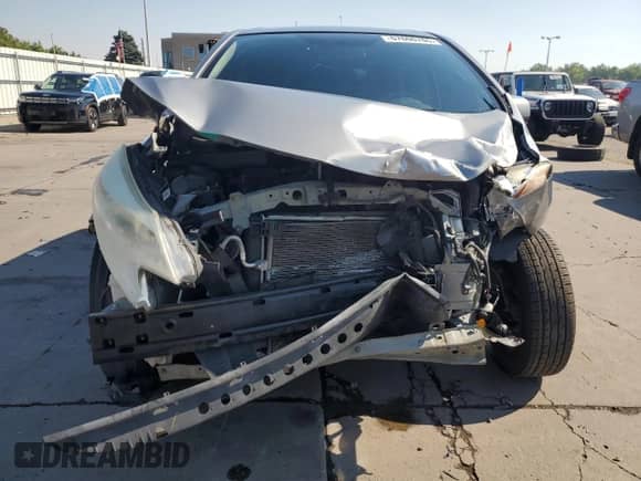 2014 Nissan Note S Plus with VIN 3N1CE2CP2EL399624, listed as a Copart auction lot 67666765 with 106,495 mi miles and Salvage title. Bid and sale history available at DreamBid. Image 5.