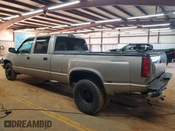 2000 Chevrolet Silverado 3500 с VIN 1GCHC33J0YF436727, выставлен на аукционе Copart как лот 69771665 с пробегом 157 900 миль миль и Списание • Salvage title. История ставок и продаж доступна на DreamBid. Изображение 2.