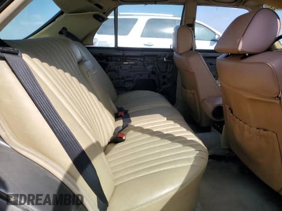 1984 Mercedes-Benz 300 SD с VIN WDBCB20A0EA082551, выставлен на аукционе Copart как лот 54059855 с пробегом 169 704 миль миль и Чистый • Clean title. История ставок и продаж доступна на DreamBid. Изображение 10.