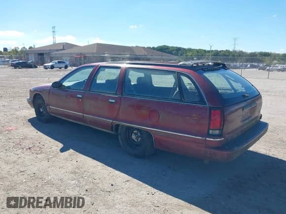 1995 Chevrolet Caprice with VIN 1G1BL82P5SR173805, listed as a IAAI auction lot 41678348 with 147,753 mi miles and . Bid and sale history available at DreamBid. Image 3.