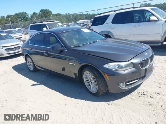 2013 BMW 5 Series 535i xDrive с VIN WBAFU7C5XDDU75911, выставлен на аукционе IAAI как лот 43372427 с пробегом 162 417 миль миль и . История ставок и продаж доступна на DreamBid. Изображение 1.