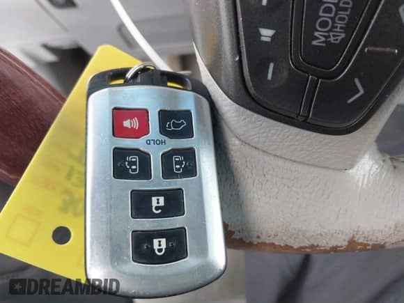 2013 Toyota Sienna XLE AAS с VIN 5TDYK3DC9DS380445, выставлен на аукционе IAAI как лот 41308312 с пробегом 174 325 миль миль и . История ставок и продаж доступна на DreamBid. Изображение 11.