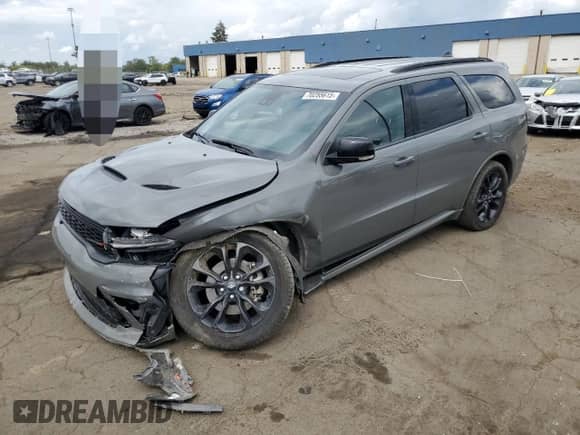2024 Dodge Durango GT Plus z VIN 1C4RDJDG0RC138741, wystawiony jako Copart lot #70255615 z przebiegiem 28 494 mil mil oraz Czysty tytuł • Clean title. Historia ofert i sprzedaży dostępna na DreamBid. Obrazek 1.