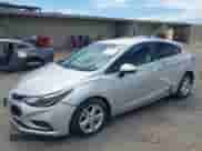 2017 Chevrolet Cruze LT с VIN 3G1BE6SM6HS615274, выставлен на аукционе IAAI как лот 43084511 с пробегом 92 026 миль миль и . История ставок и продаж доступна на DreamBid. Изображение 18.