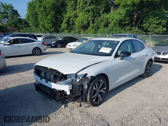 2024 Volvo S60 Core Dark Theme с VIN 7JRL12TK9RG303982, выставлен на аукционе IAAI как лот 42612329 с пробегом 5 618 миль миль и . История ставок и продаж доступна на DreamBid. Изображение 2.