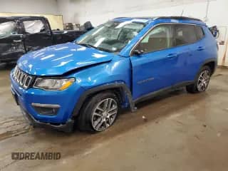 2020 Jeep Compass Latitude z VIN 3C4NJCBB3LT258605, wystawiony jako Copart lot #67559195 z przebiegiem 93 836 mil mil oraz Nie do naprawy • Non repairable. Historia ofert i sprzedaży dostępna na DreamBid. Obrazek 1.