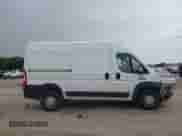 2020 Ram ProMaster Cargo z VIN 3C6TRVBG3LE132005, wystawiony jako IAAI lot #42275486 z przebiegiem 198 565 mil mil oraz . Historia ofert i sprzedaży dostępna na DreamBid. Obrazek 13.