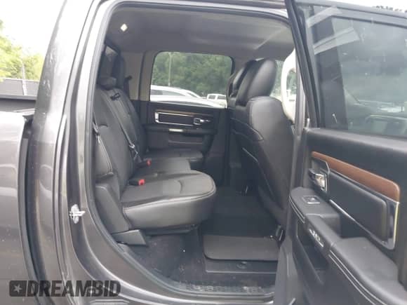 2015 Ram 1500 Laramie с VIN 1C6RR7VT0FS534421, выставлен на аукционе IAAI как лот 39895326 с пробегом 120 437 миль миль и . История ставок и продаж доступна на DreamBid. Изображение 8.