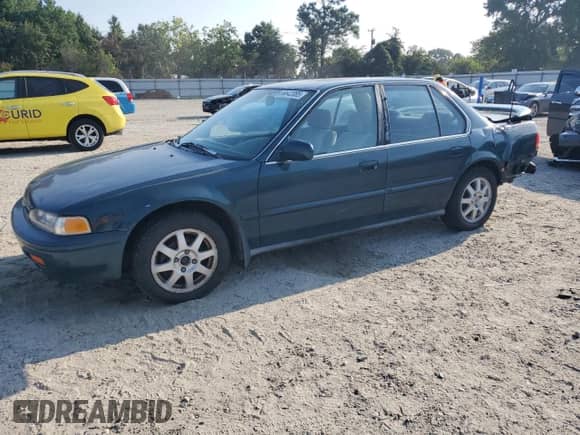 1993 Honda Accord LX с VIN 1HGCB7559PA181884, выставлен на аукционе Copart как лот 66642085 с пробегом 411 035 миль миль и Списание • Salvage title. История ставок и продаж доступна на DreamBid. Изображение 1.