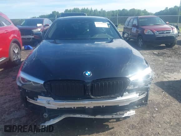 2019 BMW 5 Series 530i с VIN WBAJA5C53KBX46825, выставлен на аукционе IAAI как лот 42670532 с пробегом 65 190 миль миль и . История ставок и продаж доступна на DreamBid. Изображение 13.
